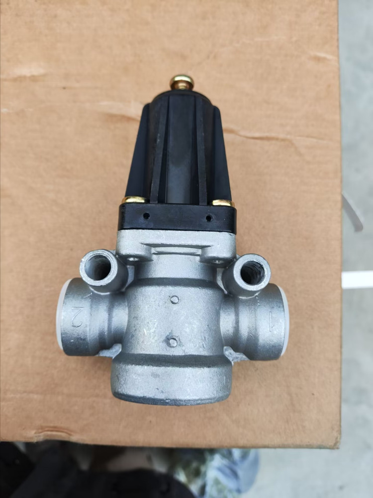 SHACMAN Delong F3000 Pressure Limiting Valve 81.52101.6269 for Sale (2)