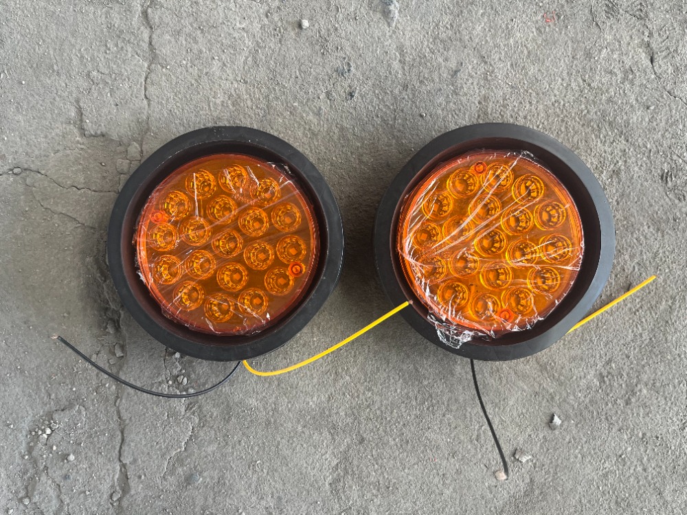 Universal High Visibility LED Trailer Rear Light Yellow Indicator Lamp for Sale