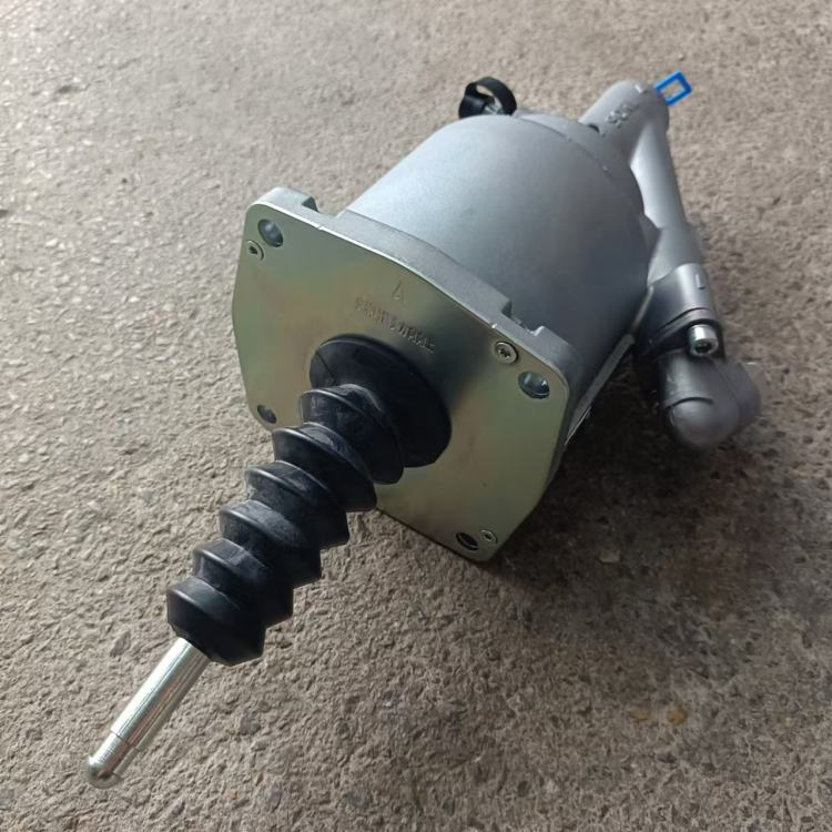 SHACMAN Delong F3000 Clutch Booster Slave Cylinder 16080500670 for Sale (3)
