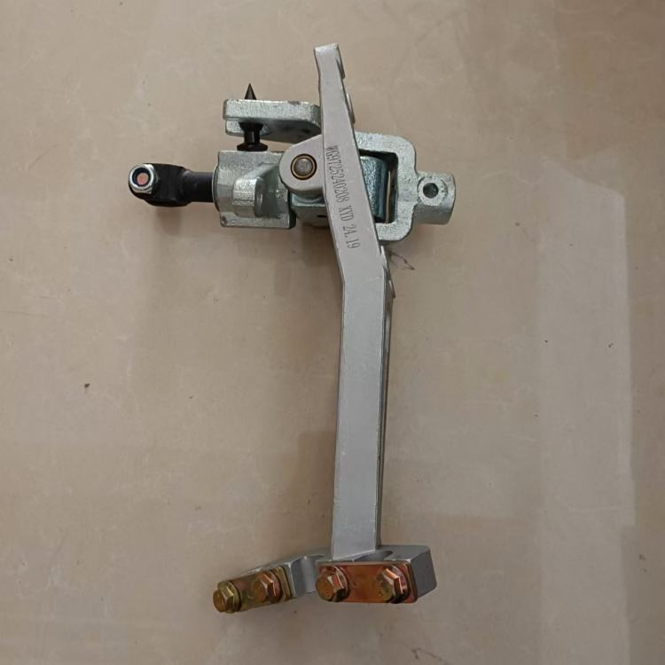 SINOTRUK HOWO Hohan Steyr Shift Control Assembly WG9725240208 Gear Shift Lever Base Shift Mechanism for Sale (1)
