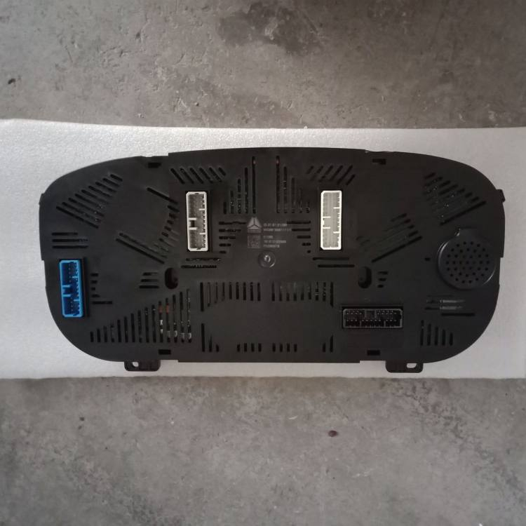 SINOTRUK HOWO A7 T7H T5G WG99185811111 Truck Parts Fuel Combination Instrument Dashboard Hot Sale (1)