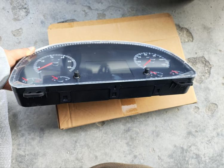 SINOTRUK HOWO SITRAK T7H T5G WG9716582211 Truck Parts Fuel Combination Instrument Hot Sale (1)