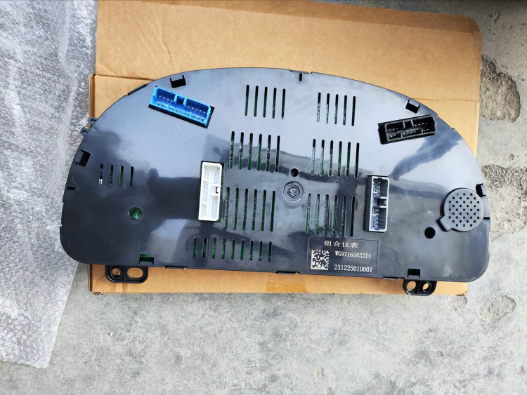 SINOTRUK HOWO SITRAK T7H T5G WG9716582211 Truck Parts Fuel Combination Instrument Hot Sale (2)