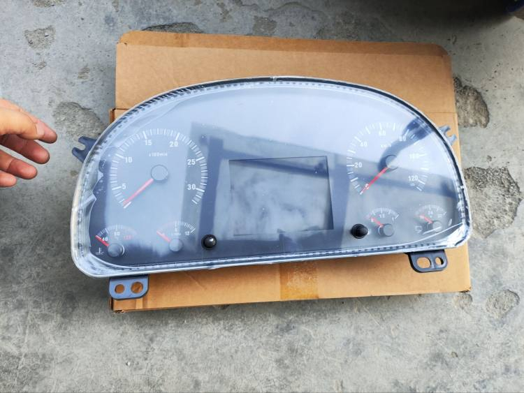 SINOTRUK HOWO SITRAK T7H T5G WG9716582211 Truck Parts Fuel Combination Instrument Hot Sale (3)