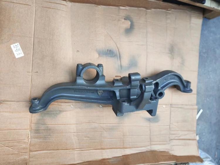 SINOTRUK HOWO T7H T5G STEYR KING AZ9925528070 Truck Parts Left Rear Axle Equalizer Beam Assembly Hot Sale (1)