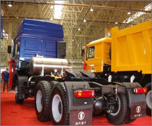 SHACMAN 6x4 LNG tractor truck