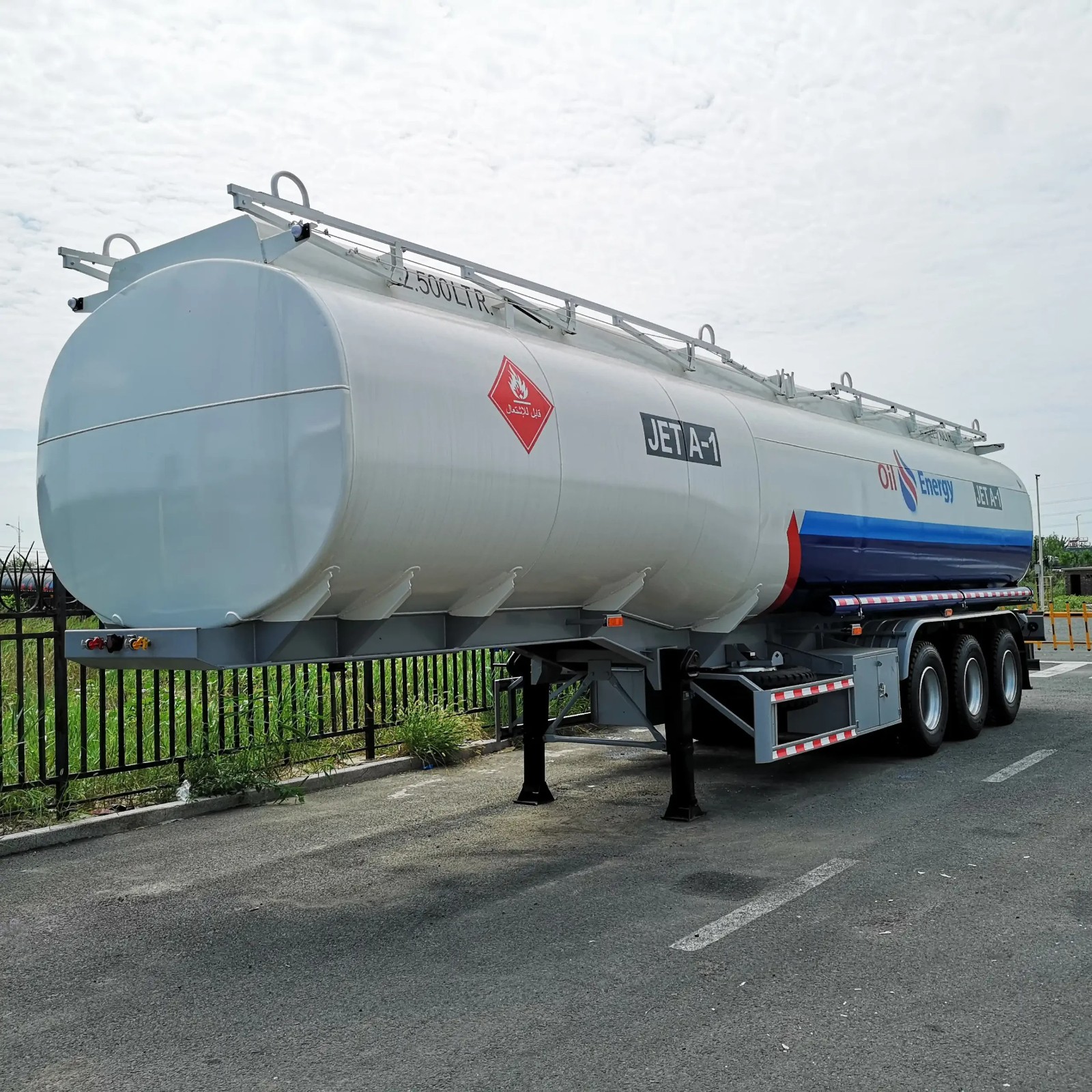 Kailai Aircraft Fuel Semi Trailer 2-Axle or 3-Axle Custom Capacity for Sale (6)