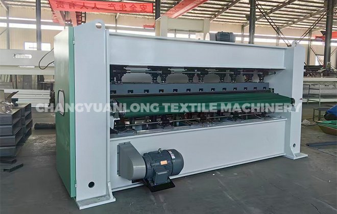 Needle punching machine with high speed