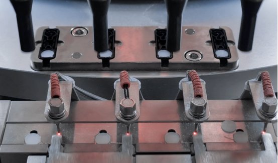 压力补偿滴头组装机