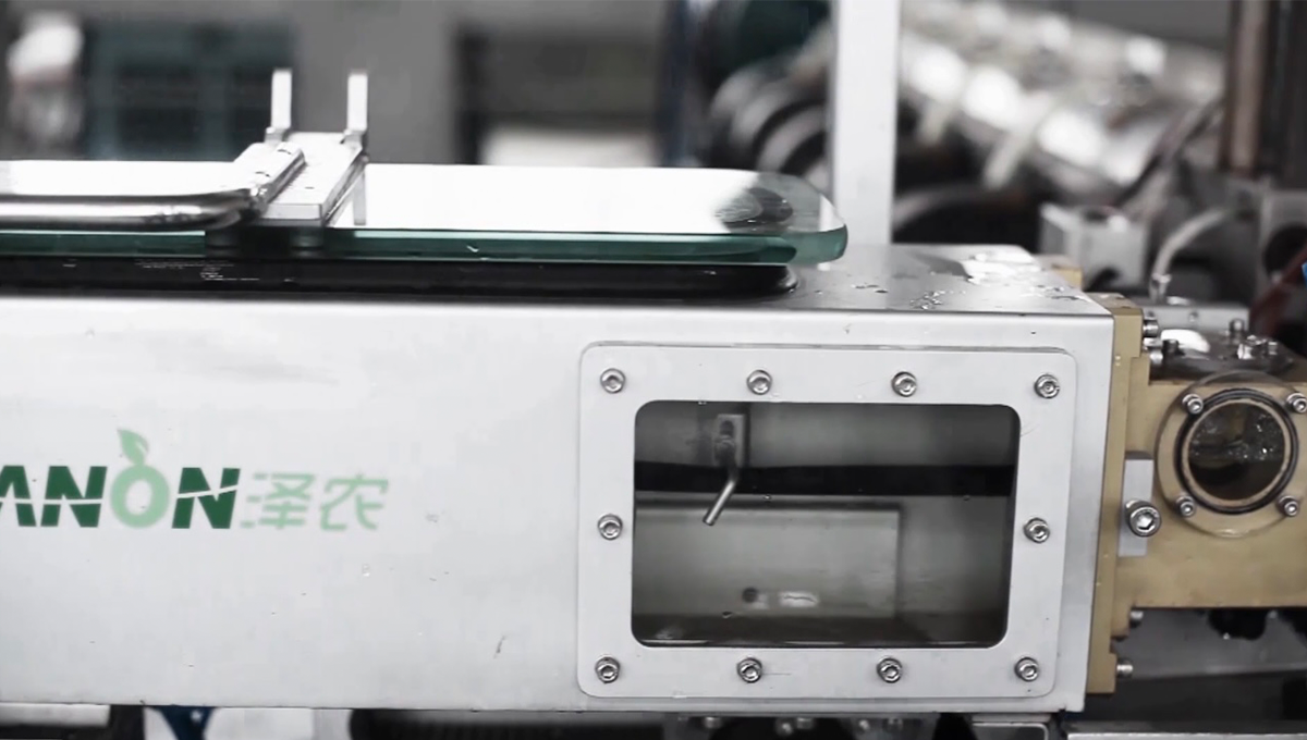 农业产业链里超关键的一环——滴灌带生产设备