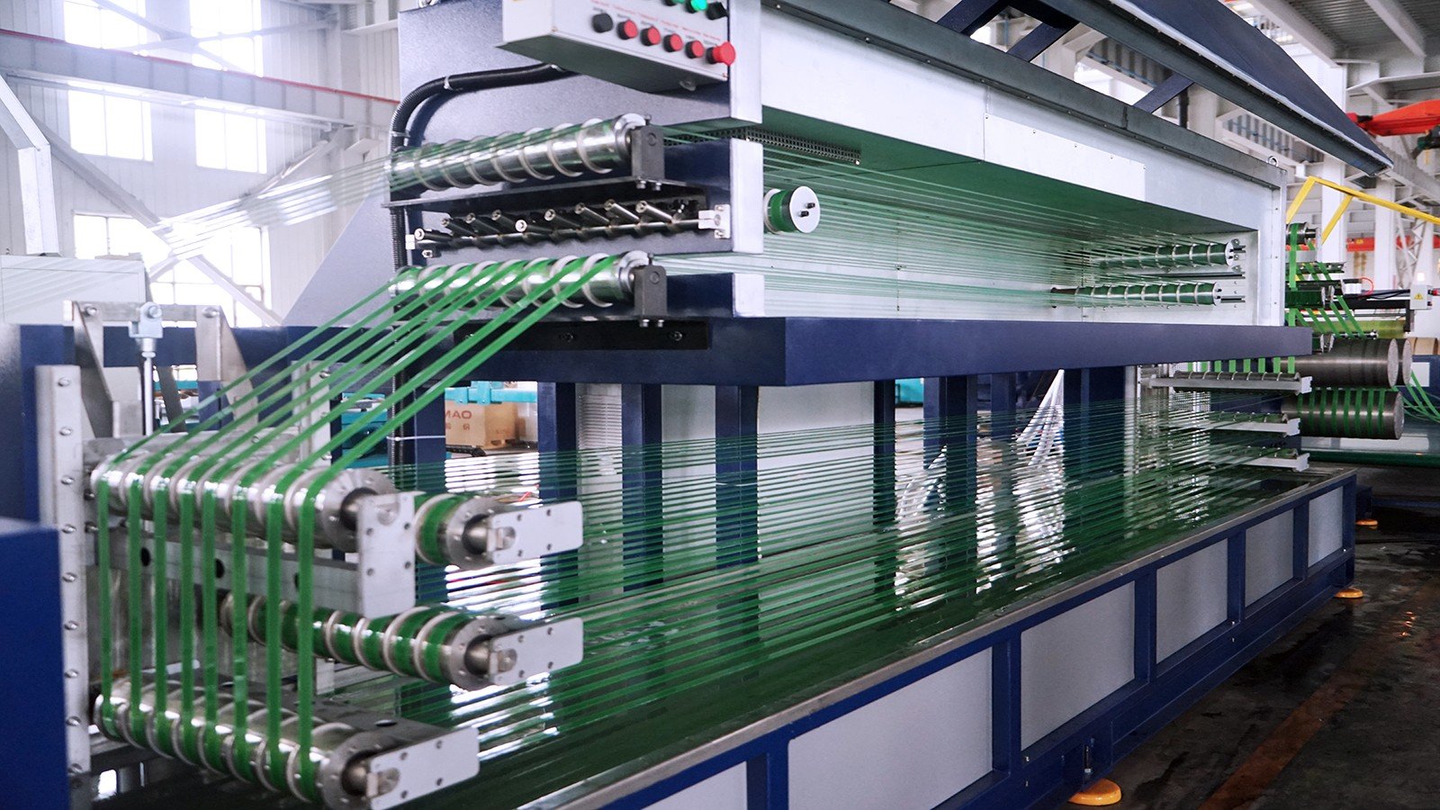 PET strapping machine