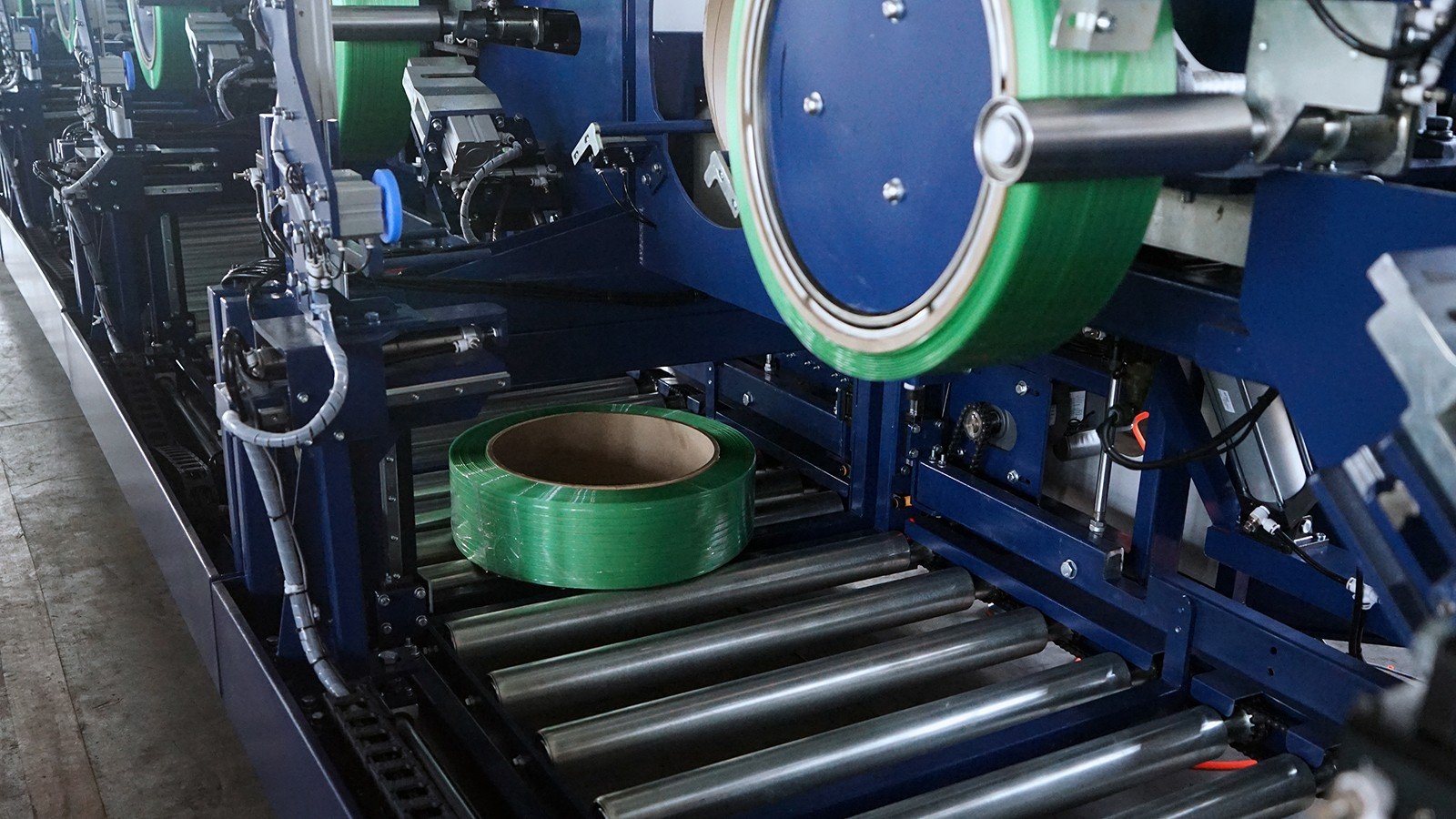 PET strapping winder and roll