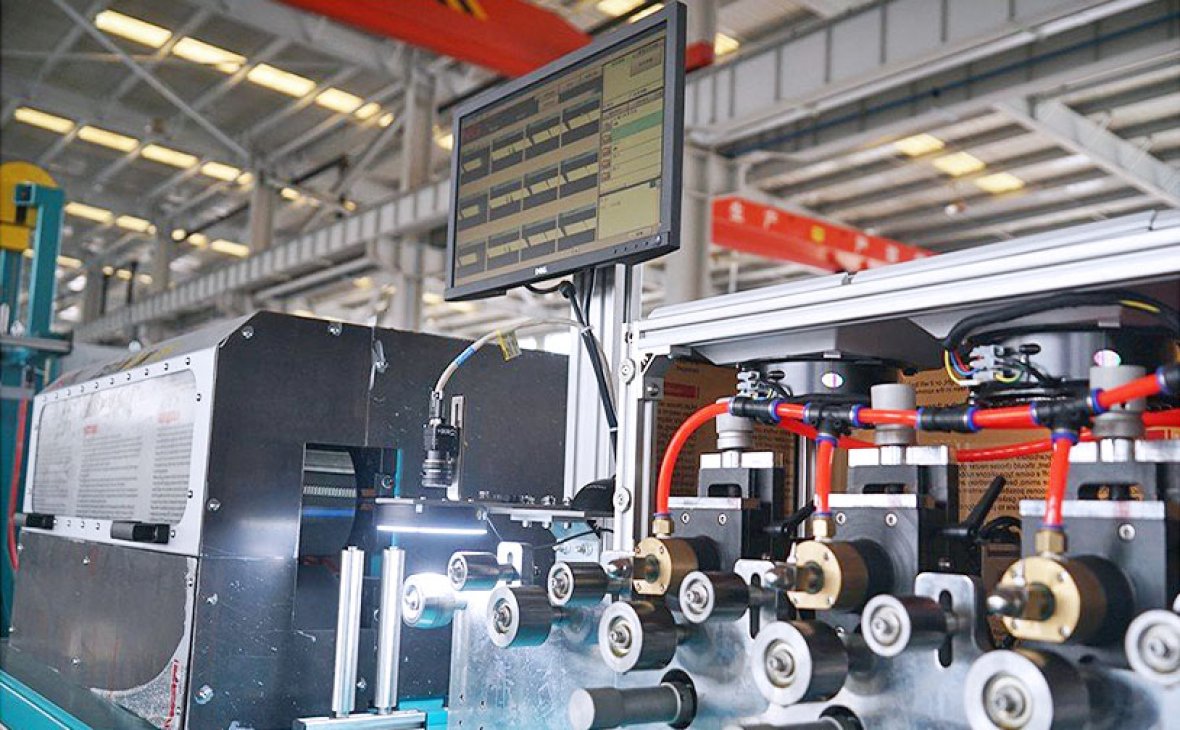 drip tape punching device