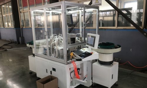 Автоматическая сборочная машина эмиттера с компенсацией давления на трубе