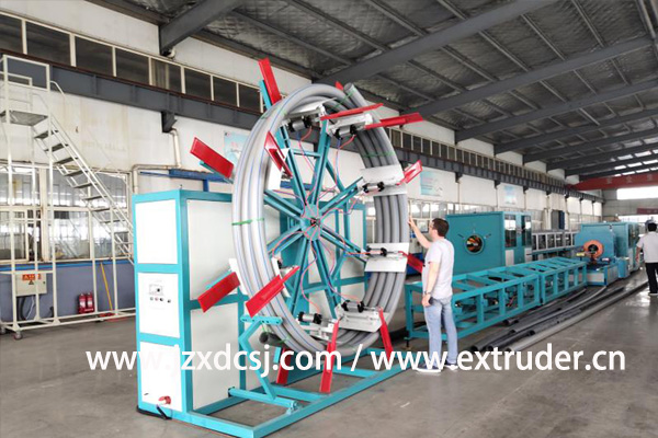  HDPE Pipe production line is working 