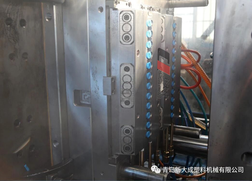 Round dripper mold， working cycle time only use 8 second.